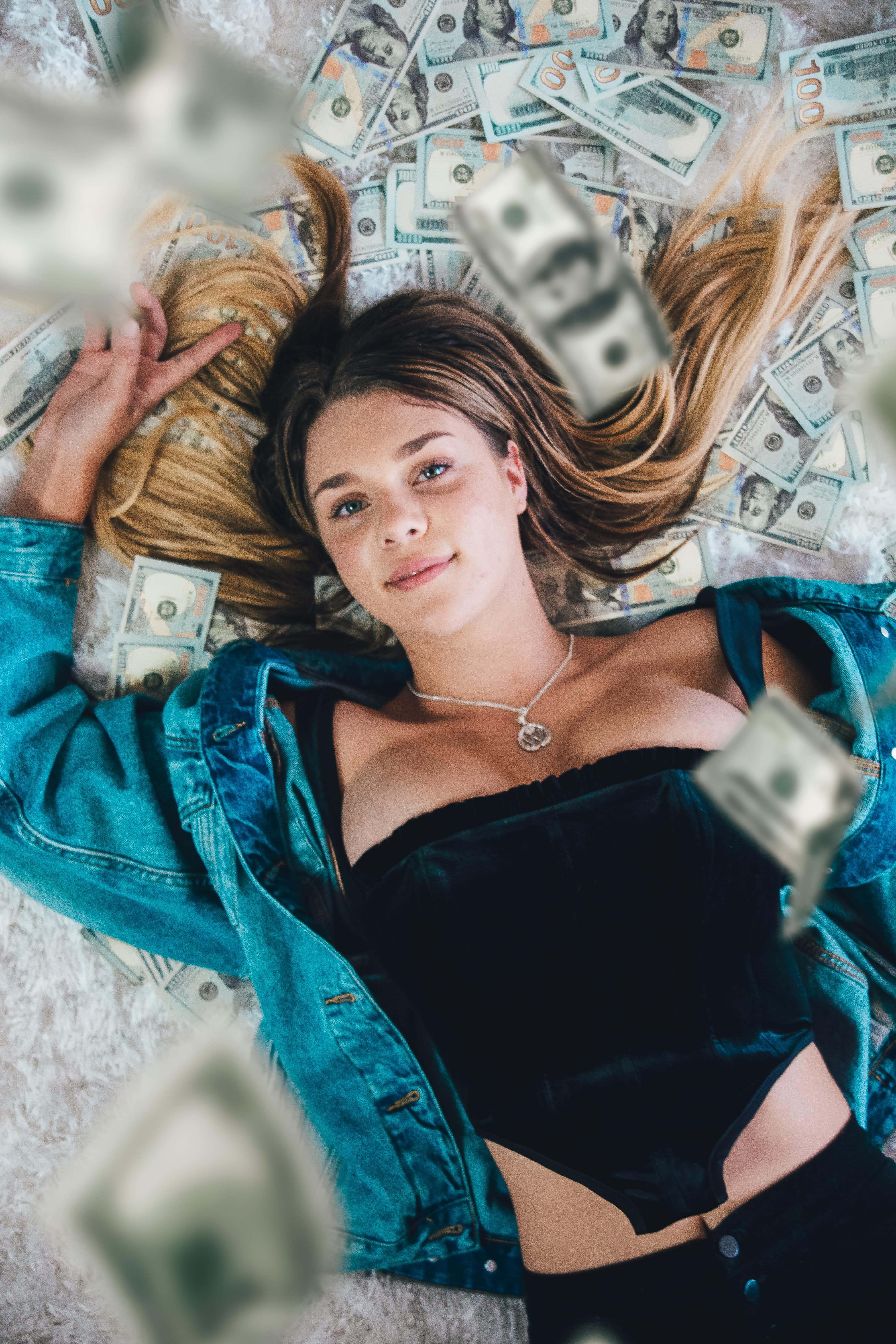 How much do Onlyf models earn? A guide to unlocking income as an Onlyf model
